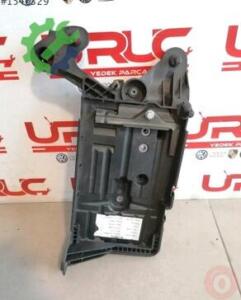 Volkswagen Golf Motor Braketi 5Q0915331K Sökme Çıkma