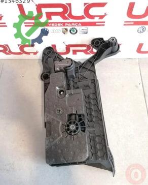 Volkswagen Golf Motor Braketi 5Q0915331K çıkma parça
