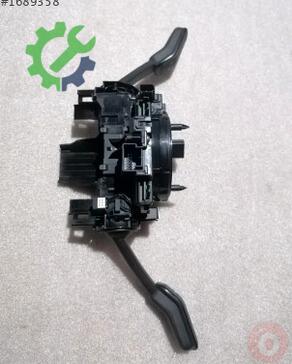 Volkswagen Golf Sinyal Kolu 5Q0953521P çıkma parça