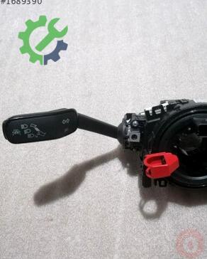Volkswagen Golf Sinyal Kolu 5Q0953521R çıkma parça
