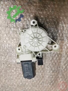 Volkswagen Passat Cam Motoru 5Q0959801B çıkma parça