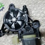 Skoda Octavia Orijinal Çıkma Cam Motoru 5Q0959802C