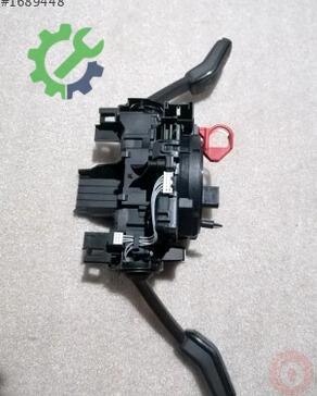 Volkswagen Passat Sinyal Kolu 5Q1953521KK çıkma parça