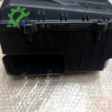 Volkswagen Golf Hava Filtresi Kutusu 5QF129601F çıkma parça