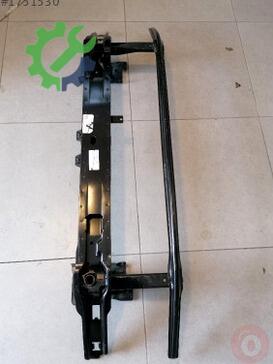Audi A4 Tampon Demiri 5TA807611 çıkma parça