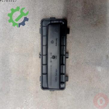Volkswagen Golf Orta Konsol 5TA864131 çıkma parça