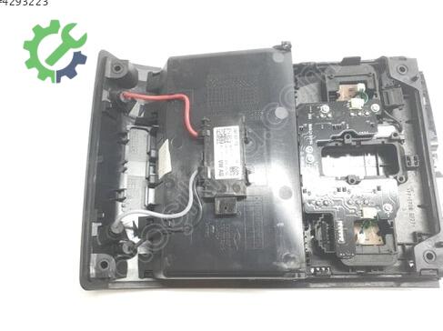 Volkswagen Golf Tavan Lambası 5TA947105B çıkma parça