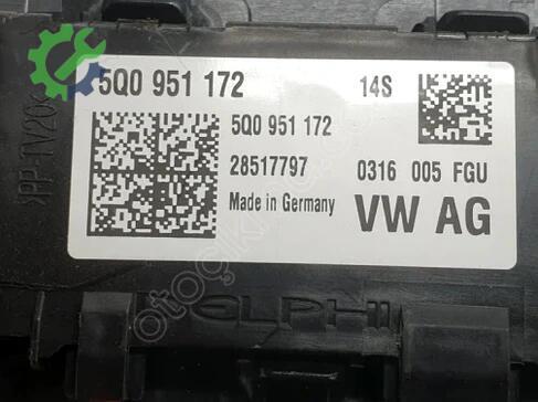 Volkswagen Golf Tavan Lambası 5TA947105B çıkma parça
