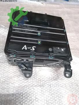 Audi A3 Akü 5WA915107 çıkma parça