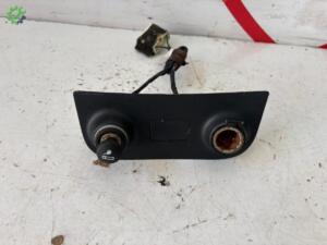 HYUNDAİ GETZ ÇAKMAK YUVALARI VE ÇERÇEVE