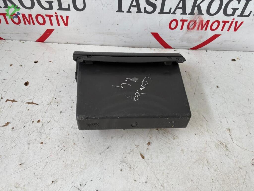 Opel Combo Torpido çıkma parça