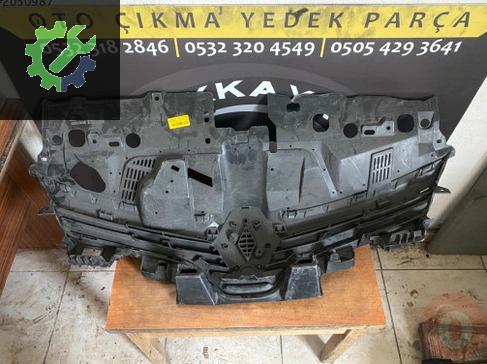 Renault Clio Ön Panjur 622562901R çıkma parça