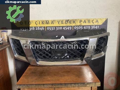 Nissan Navara Ön Panjur çıkma parça