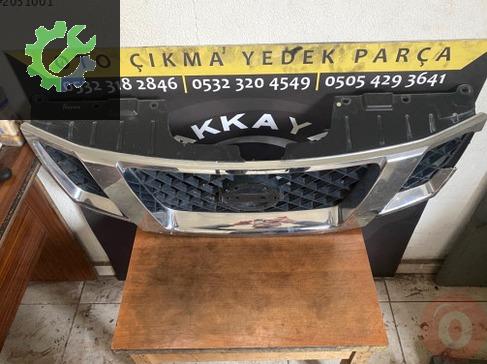 Nissan Navara Ön Panjur 623115X00B çıkma parça
