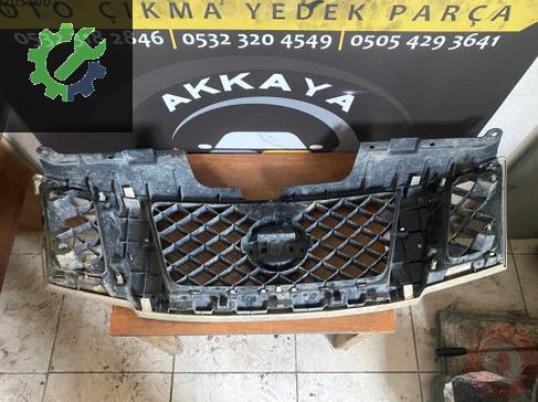 Nissan Navara Ön Panjur 623115X00B çıkma parça