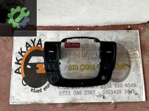 682607479R Trafic 3 Teyp Çerçevesi Orjinal Çıkma