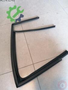 Çıkma Skoda Fabia Kapı Çıtası 6V6839431L