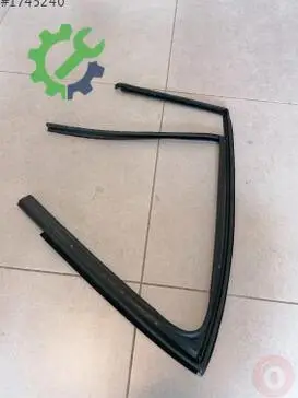 Skoda Fabia Kapı Çıtası 6V6839431L çıkma parça