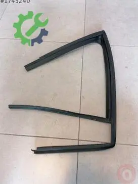 Skoda Fabia Kapı Çıtası 6V6839431L çıkma parça