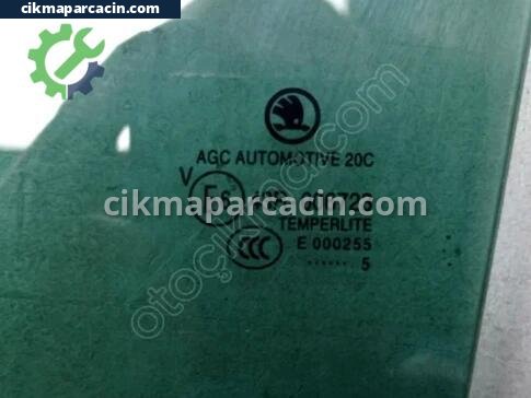 Skoda Fabia Kapı Camları çıkma parça