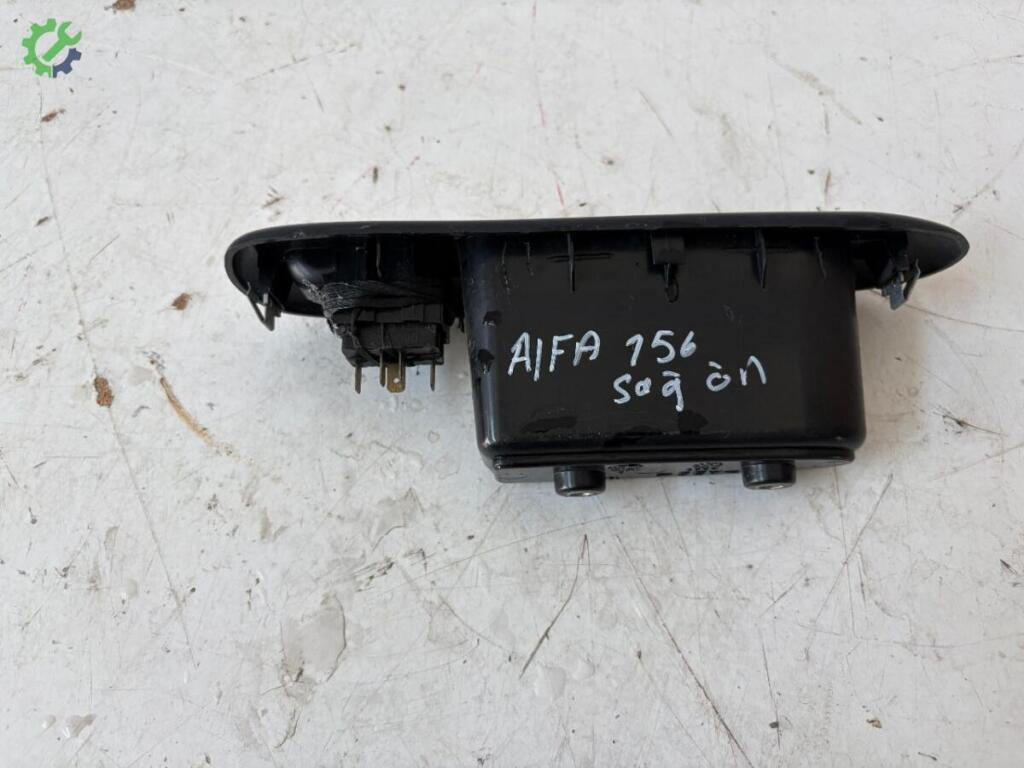 Alfa Romeo 156 Cam Düğmesi çıkma parça