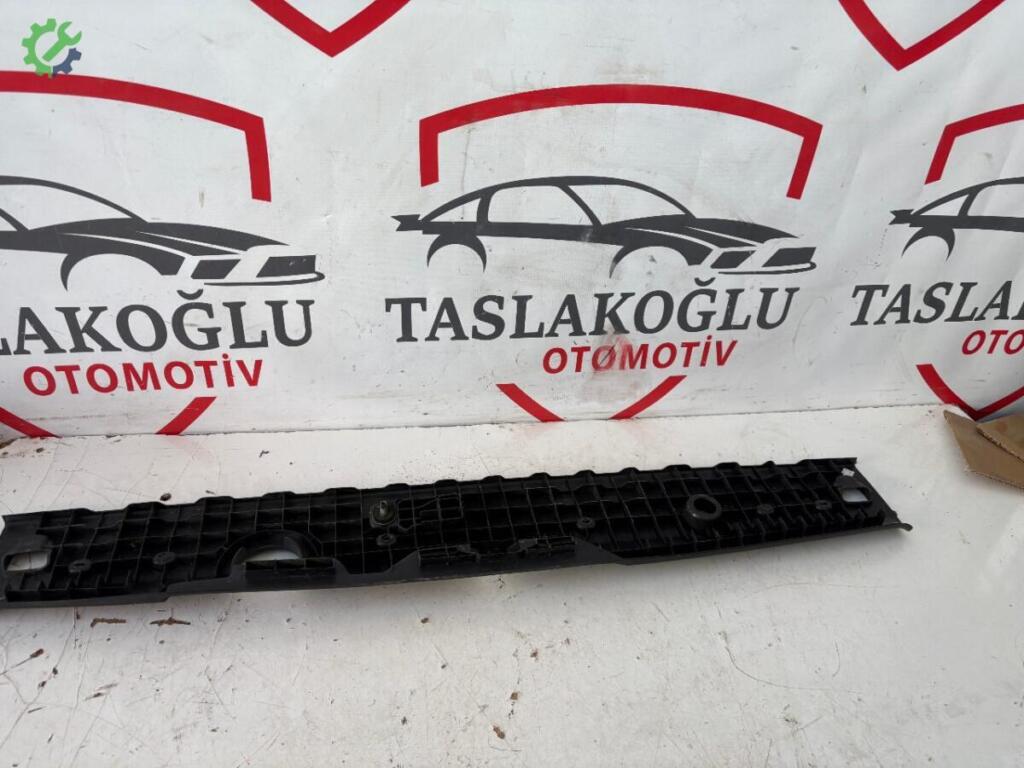Renault Kangoo Eşik Bakaliti çıkma parça