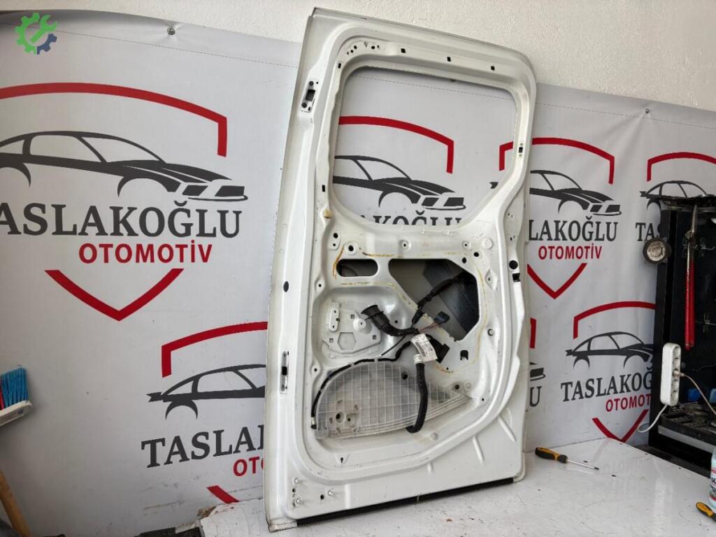 Peugeot Partner Sağ Sürgülü Kapı çıkma parça