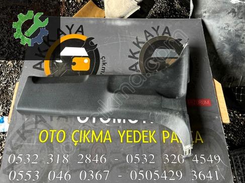 Mitsubishi L200 Orta Direk Kaplaması çıkma parça
