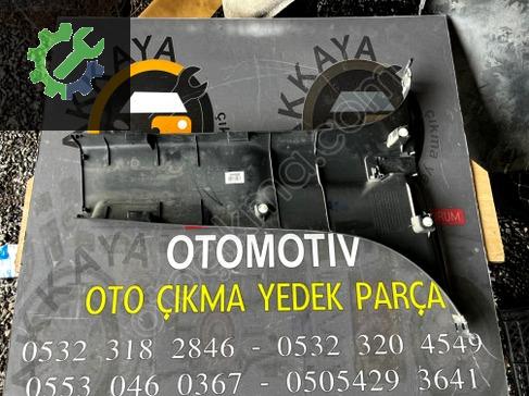 Mitsubishi L200 Orta Direk Kaplaması 7211A385ZZ çıkma parça