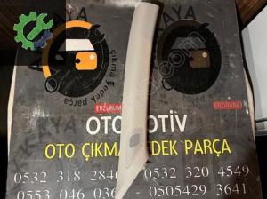 769111878R Clio 5 Sağ ön Direk Kaplaması Orjinal Çıkma