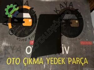 769156576R Clio 5 Sağ Orta Direk Kaplaması Alt Orjinal Çıkma