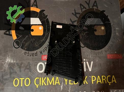 Renault Clio Orta Direk Kaplaması 769156576R çıkma parça