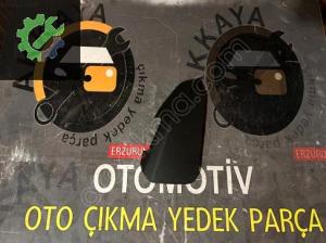 769376778R Clio 5 Arka Direk Kaplaması Orjinal Çıkma