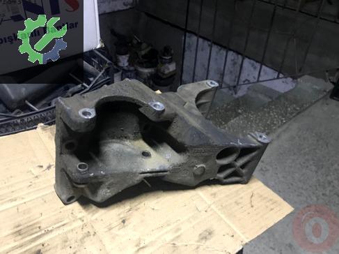 Renault Clio Motor Braketi 7700272322 çıkma parça