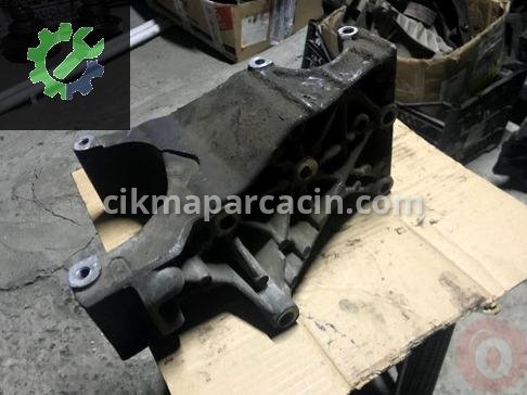Renault Clio Motor Braketi 7700272322 çıkma parça