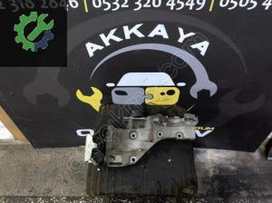 7700272975 Megane 1 Direksiyon Pompa Bağlantı Braketi Çıkma