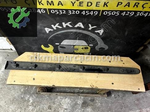Renault Megane Kapı Çıtası 7700430882 çıkma parça