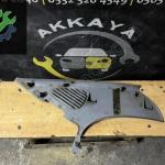7700841902D Megane 1 Sağ Arka Direk Bakaliti Orjinal Çıkma