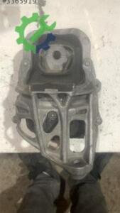 782215150182 audi a4 a5 Q5 Q7 sağ motor takozu