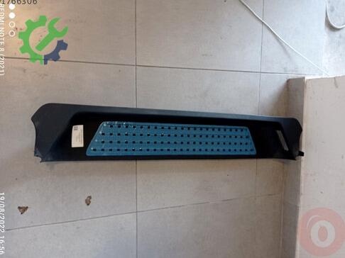Volkswagen Transporter Basamak 7E5863725D çıkma parça