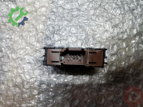 Volkswagen Transporter Flaşör Düğmesi 7LA927211E çıkma parça