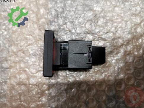 Volkswagen Transporter Flaşör Düğmesi 7LA953235 çıkma parça