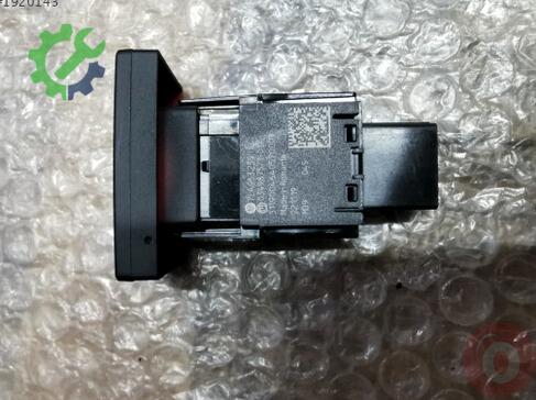 Volkswagen Transporter Flaşör Düğmesi 7LA953235 çıkma parça
