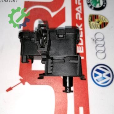 Skoda Fabia Depo Kapağı 7P0810773D çıkma parça