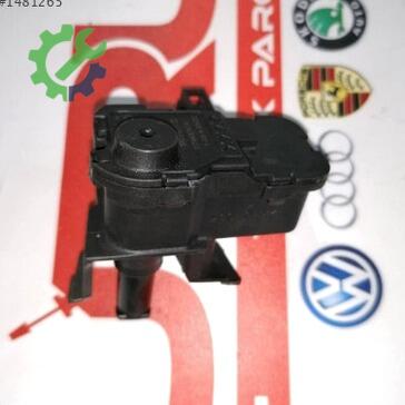 Skoda Fabia Depo Kapağı 7P0810773D çıkma parça
