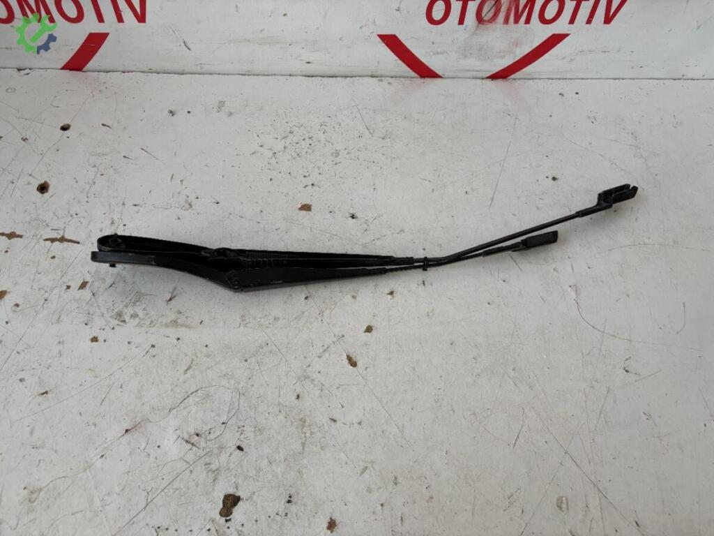 Volvo S40 Silecek Kolu çıkma parça