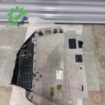 Audi Q2 Bagaj 81A863879 çıkma parça