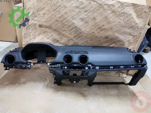 Audi Q2 Torpido 81B857001 çıkma parça
