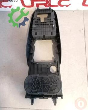 Audi Q2 Gösterge Çerçevesi 81B864261 çıkma parça