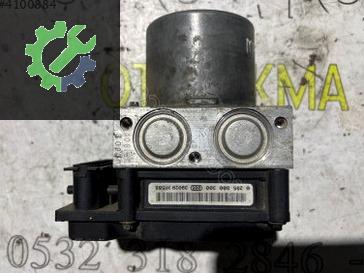 Renault Megane ABS Beyni (Modül) 8200038695 çıkma parça